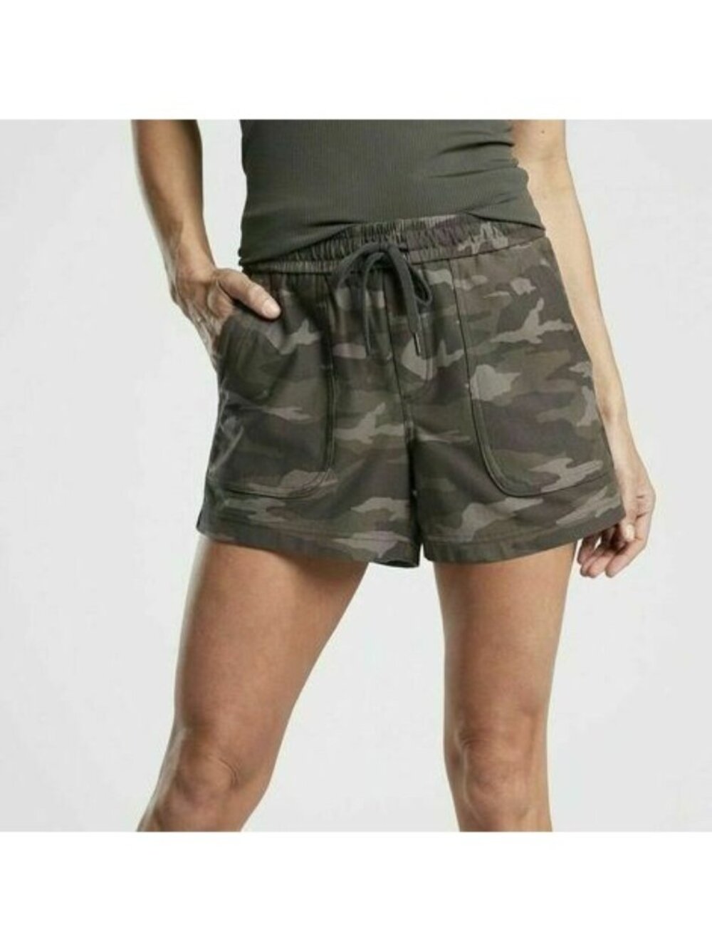 Athleta Farallon  Size 12 Large Camo Active Elastic Waist Shorts Army Green